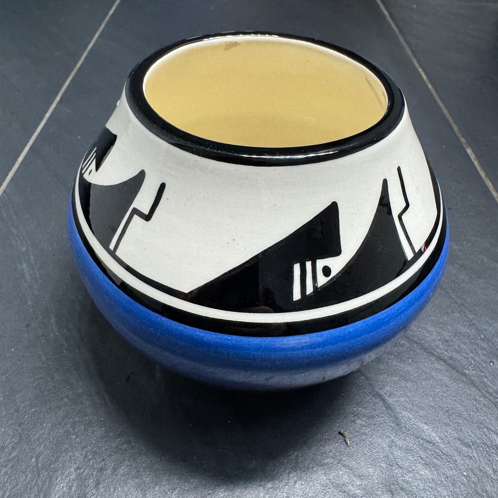 Ute Mountain Tribe‎ Pottery Vase Signed M Thik Southwest Native American Indian